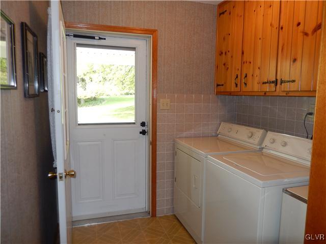 2764 Lapp Road Allentown, PA 18104 - Photo 21 of 27 a utility room with dryer and washer