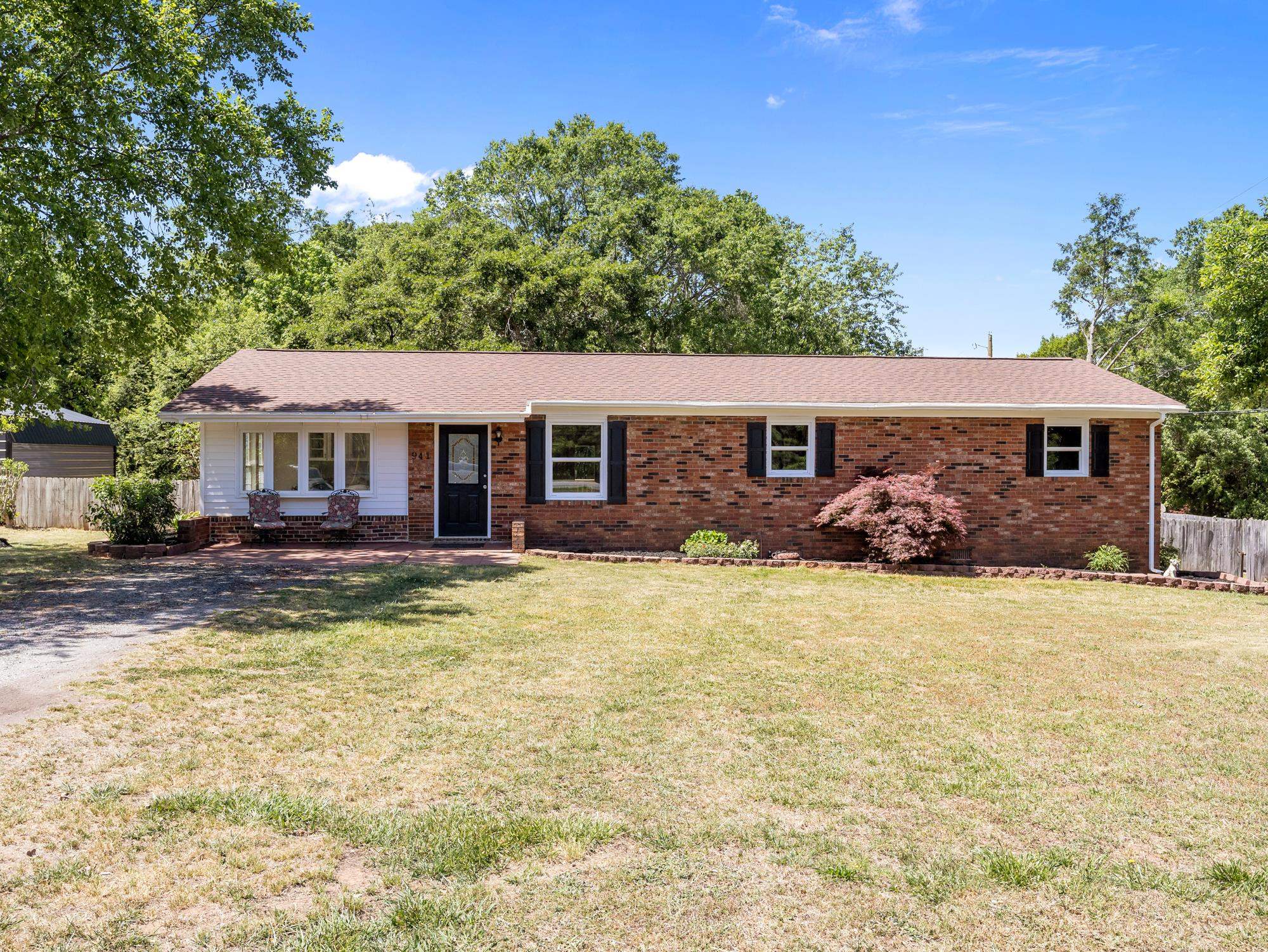 941 Rainbow Lake Road Inman, SC 29349 - Photo 2 of 33