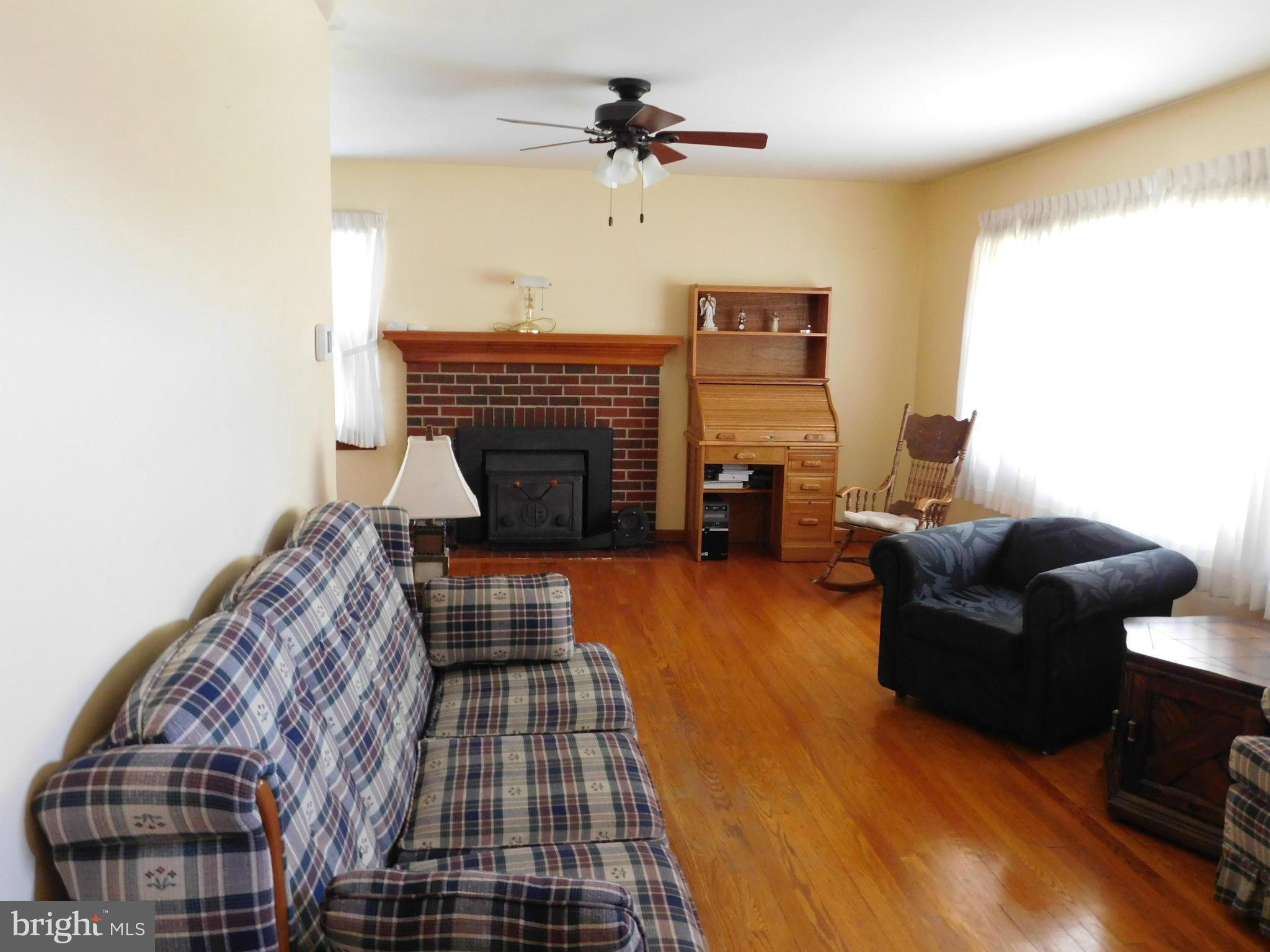 11809 Gehr Road Waynesboro, PA 17268 - Photo 14 of 14 Living Room