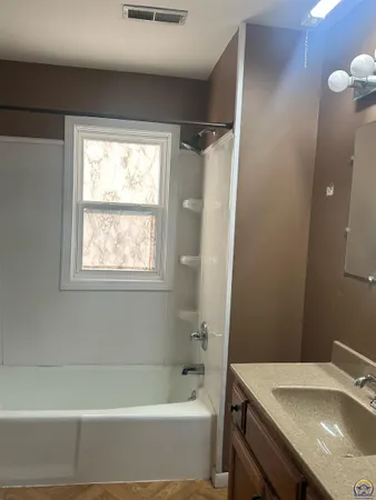 $174,900 | 416 West 6th Street, Holton, KS 66436