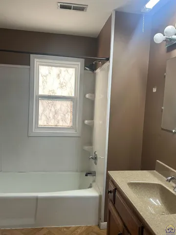 $174,900 | 416 West 6th Street, Holton, KS 66436