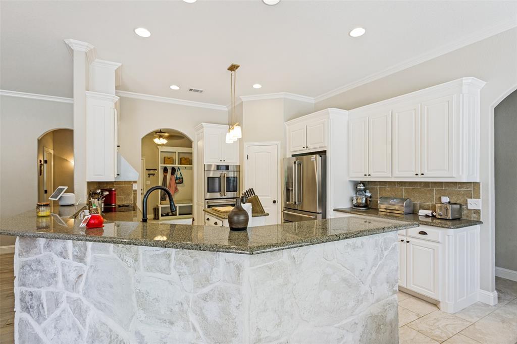 207 Overton Ridge Circle Weatherford, TX 76088 - Photo 9 of 25
