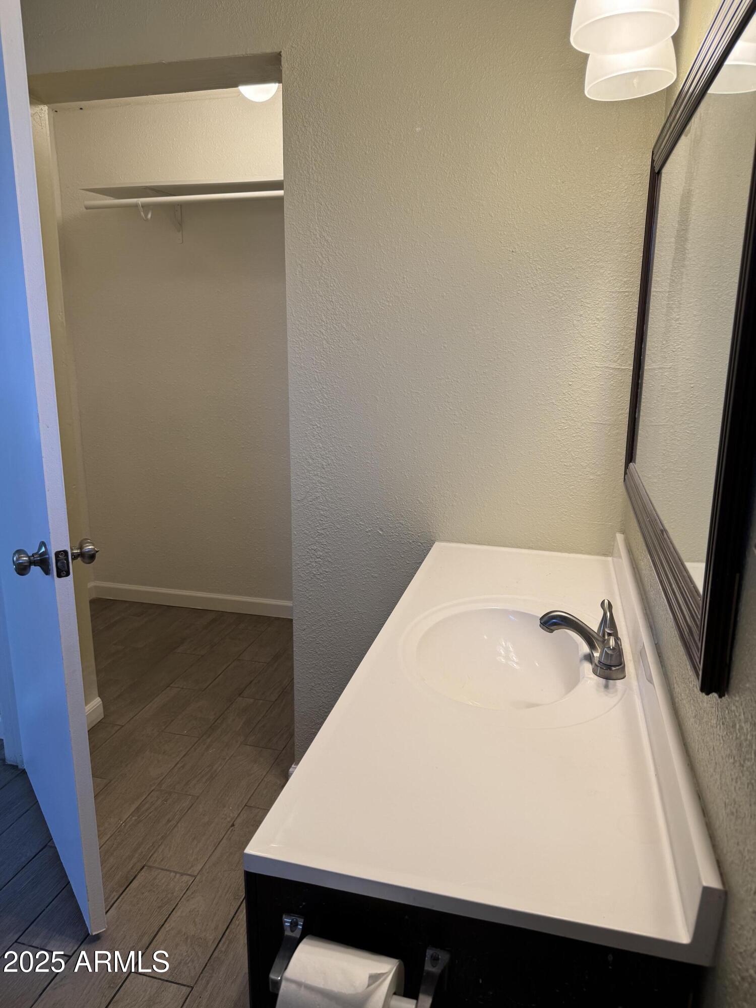 2801 West Camelback Road Phoenix, AZ 85017 - Photo 12 of 21 IMG_2883