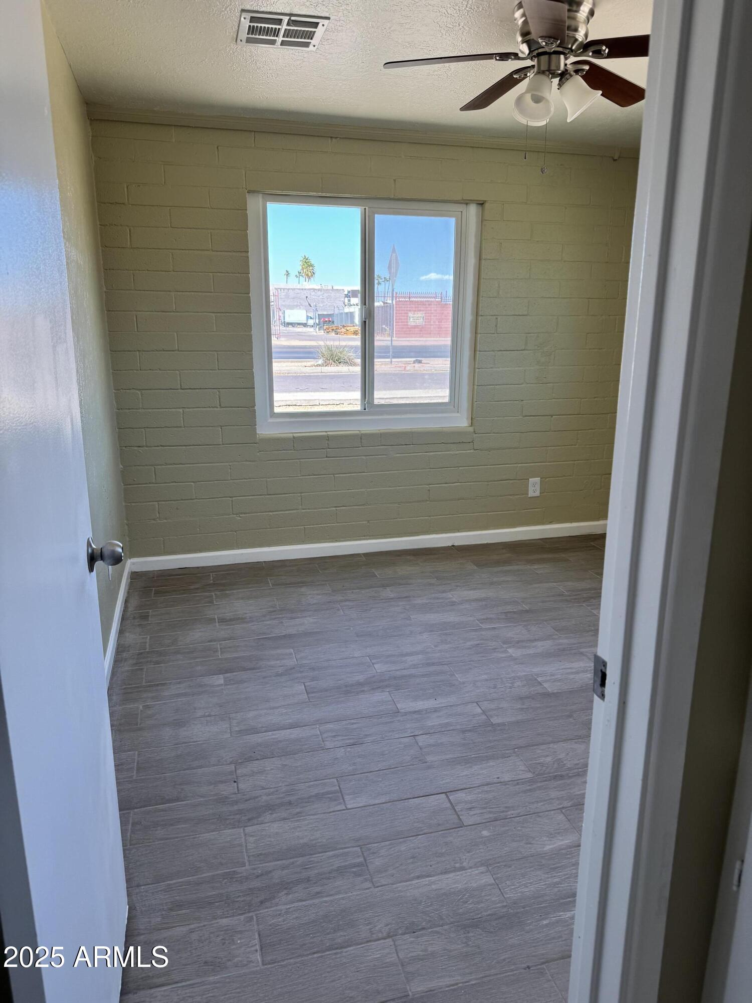 2801 West Camelback Road Phoenix, AZ 85017 - Photo 10 of 21 IMG_2887