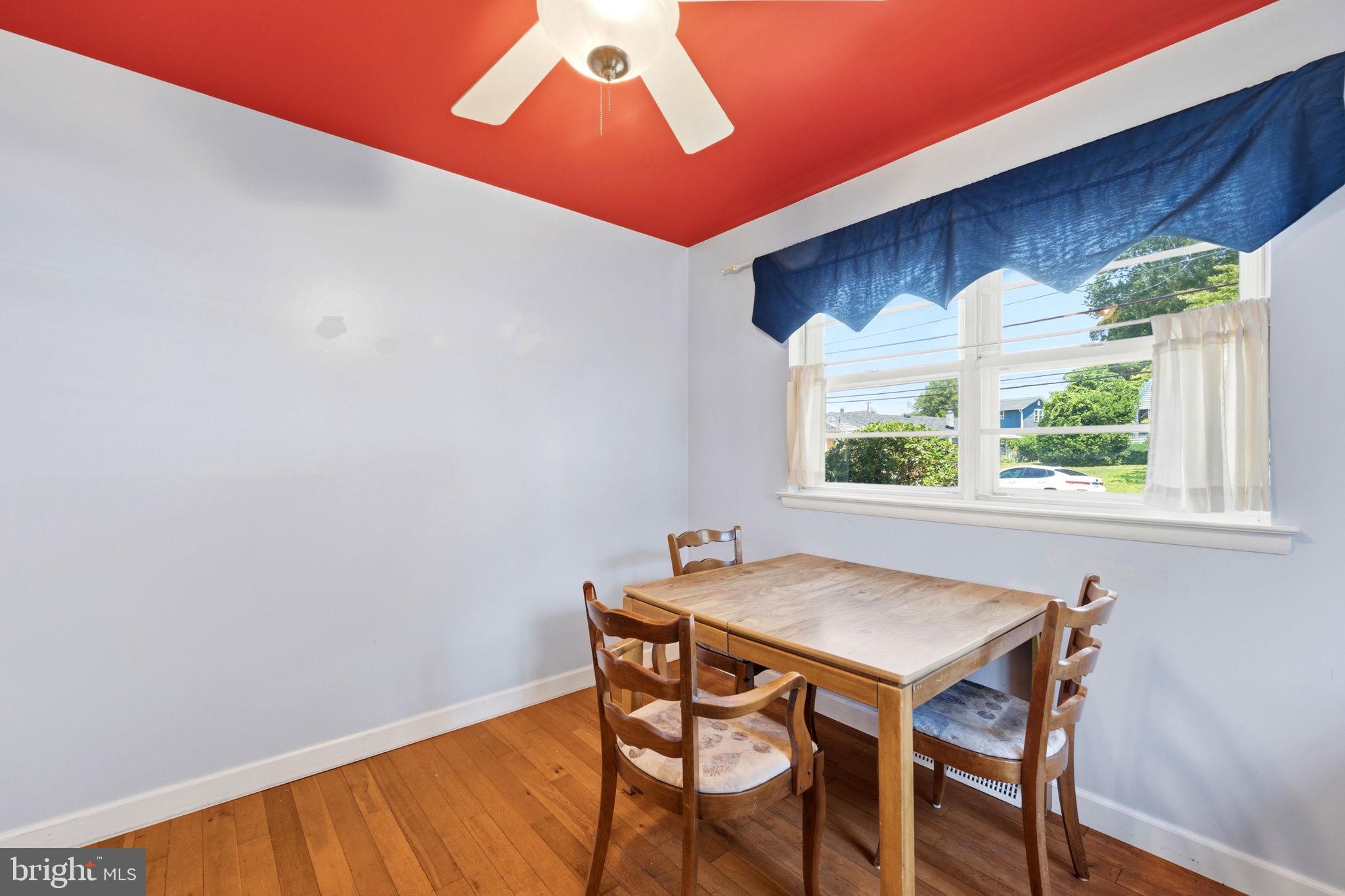 905 Amosland Road Morton, PA 19070 - Photo 19 of 44 Bright dining nook with cheerful accents.