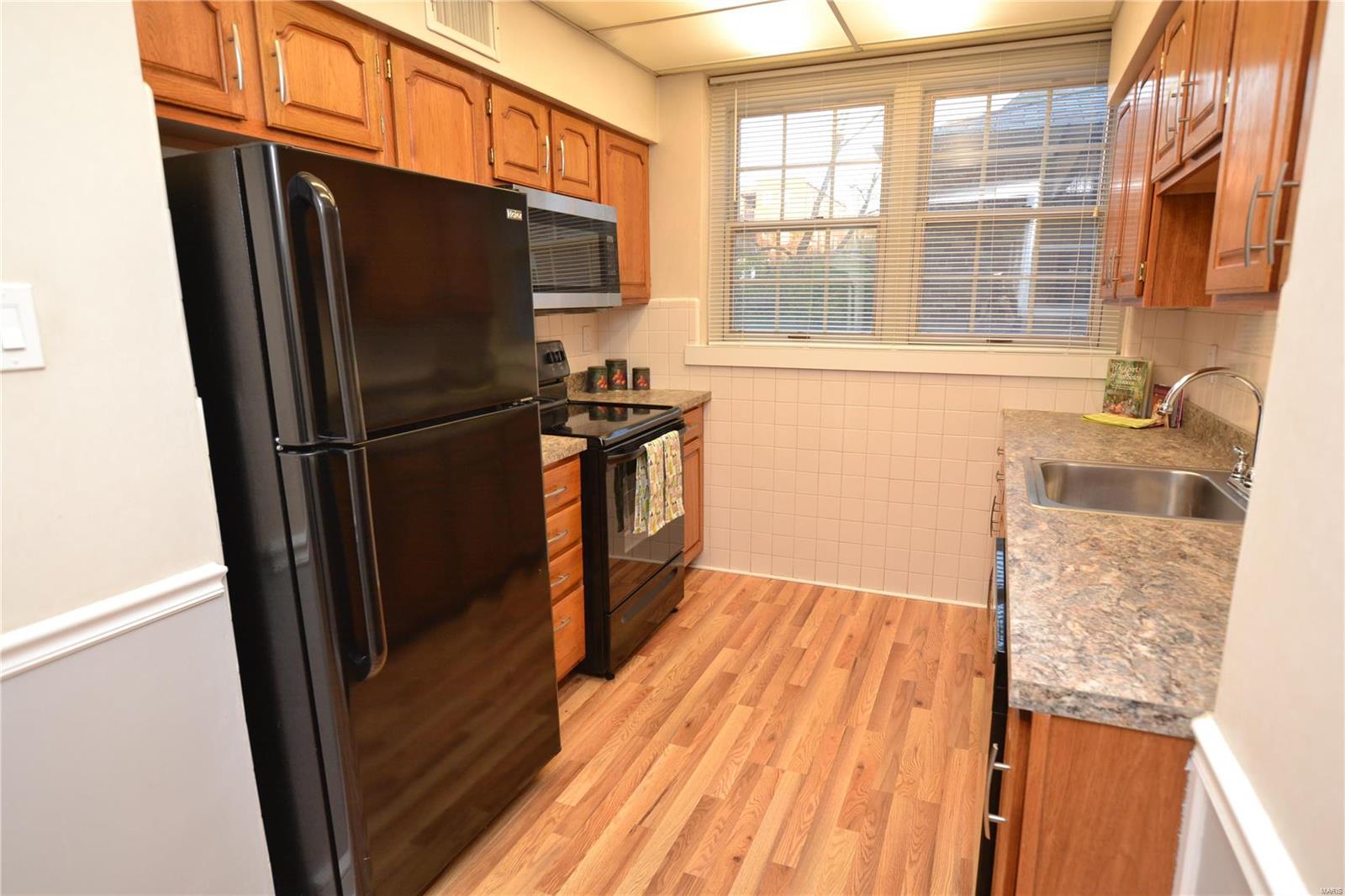 7545 Wellington Way, Unit 2B Clayton, MO 63105 - Photo 13 of 28