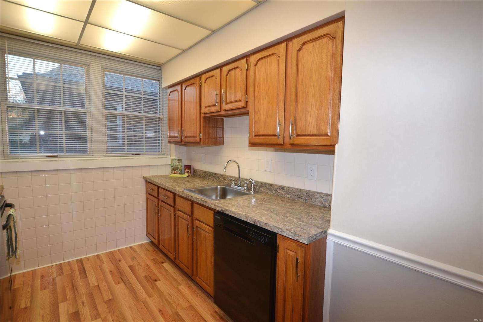 7545 Wellington Way, Unit 2B Clayton, MO 63105 - Photo 14 of 28