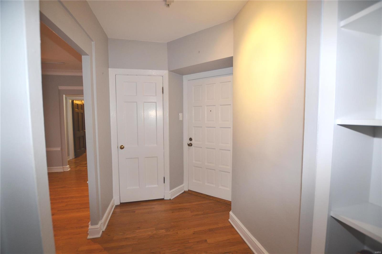 7545 Wellington Way, Unit 2B Clayton, MO 63105 - Photo 4 of 28