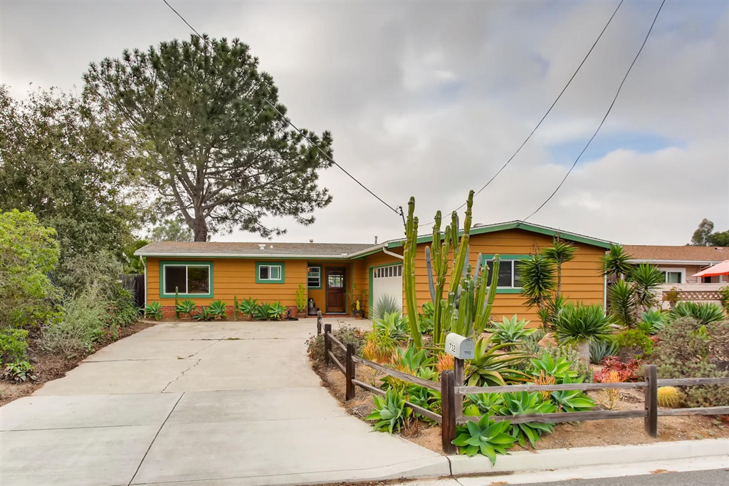 732 Avenida De San Clemente Encinitas, CA 92024 - Photo 2 of 25