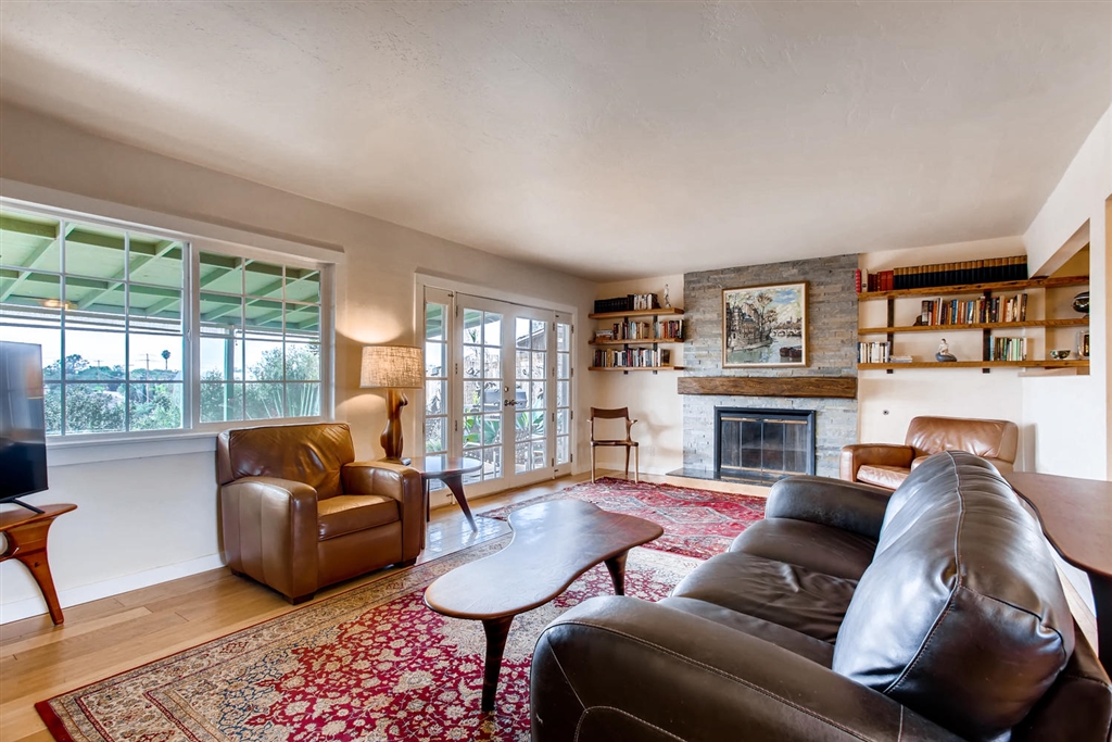 732 Avenida De San Clemente Encinitas, CA 92024 - Photo 4 of 25