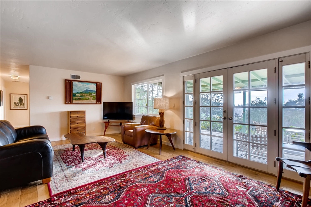 732 Avenida De San Clemente Encinitas, CA 92024 - Photo 6 of 25