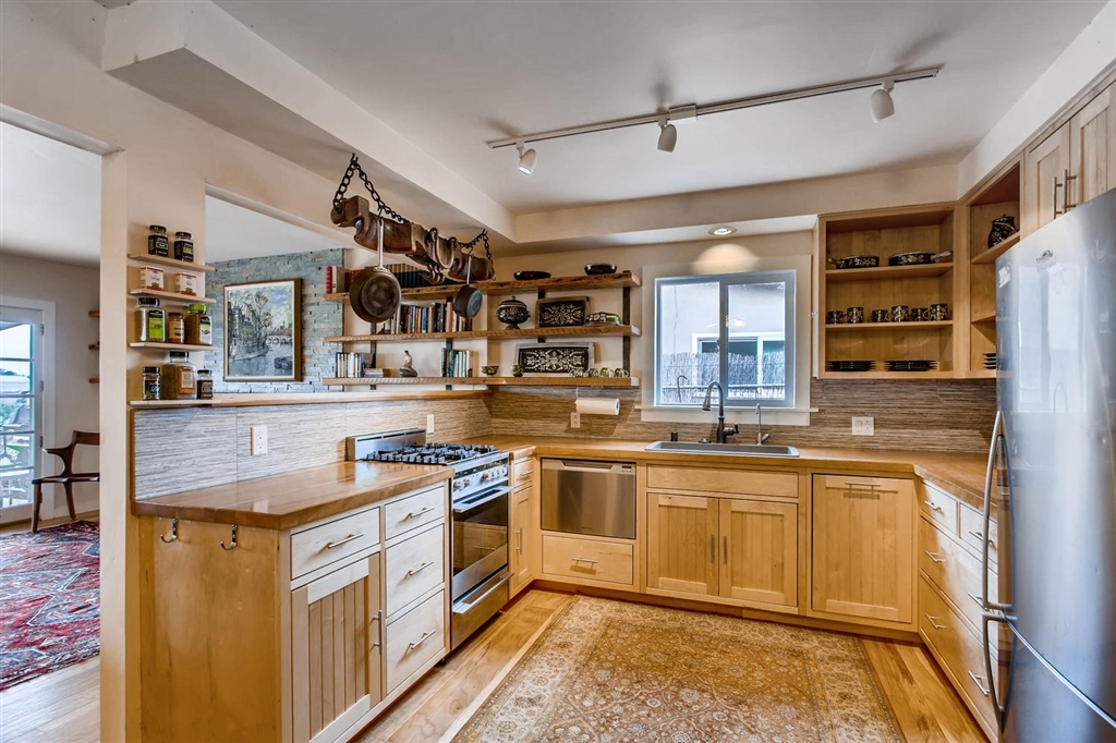 732 Avenida De San Clemente Encinitas, CA 92024 - Photo 8 of 25