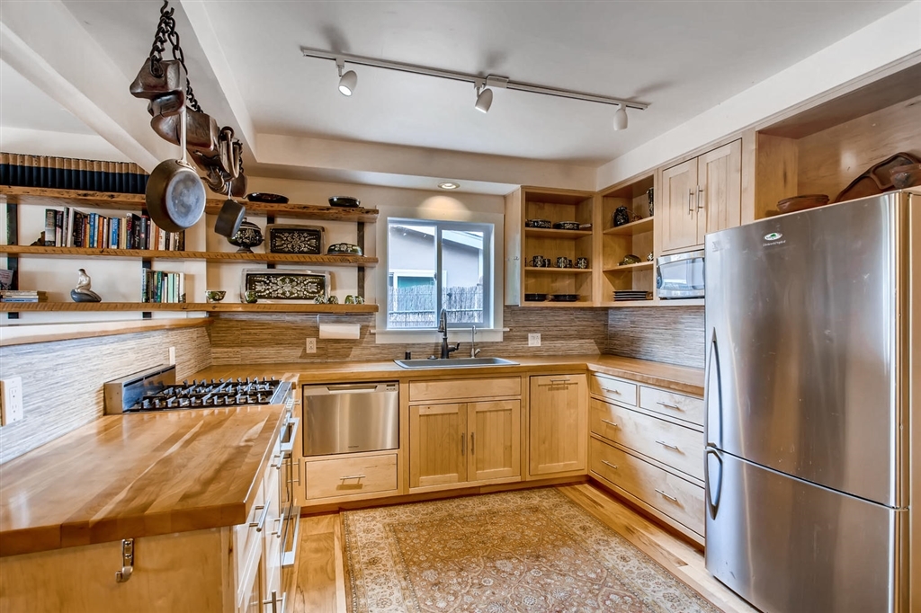 732 Avenida De San Clemente Encinitas, CA 92024 - Photo 9 of 25