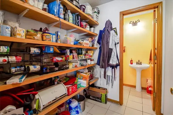 $489,000 | 40 Southwest Bb Highway, Unit 1, Warrensburg, MO 64093