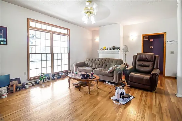$489,000 | 40 Southwest Bb Highway, Unit 1, Warrensburg, MO 64093