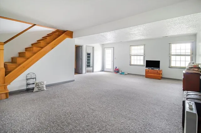 $489,000 | 40 Southwest Bb Highway, Unit 1, Warrensburg, MO 64093