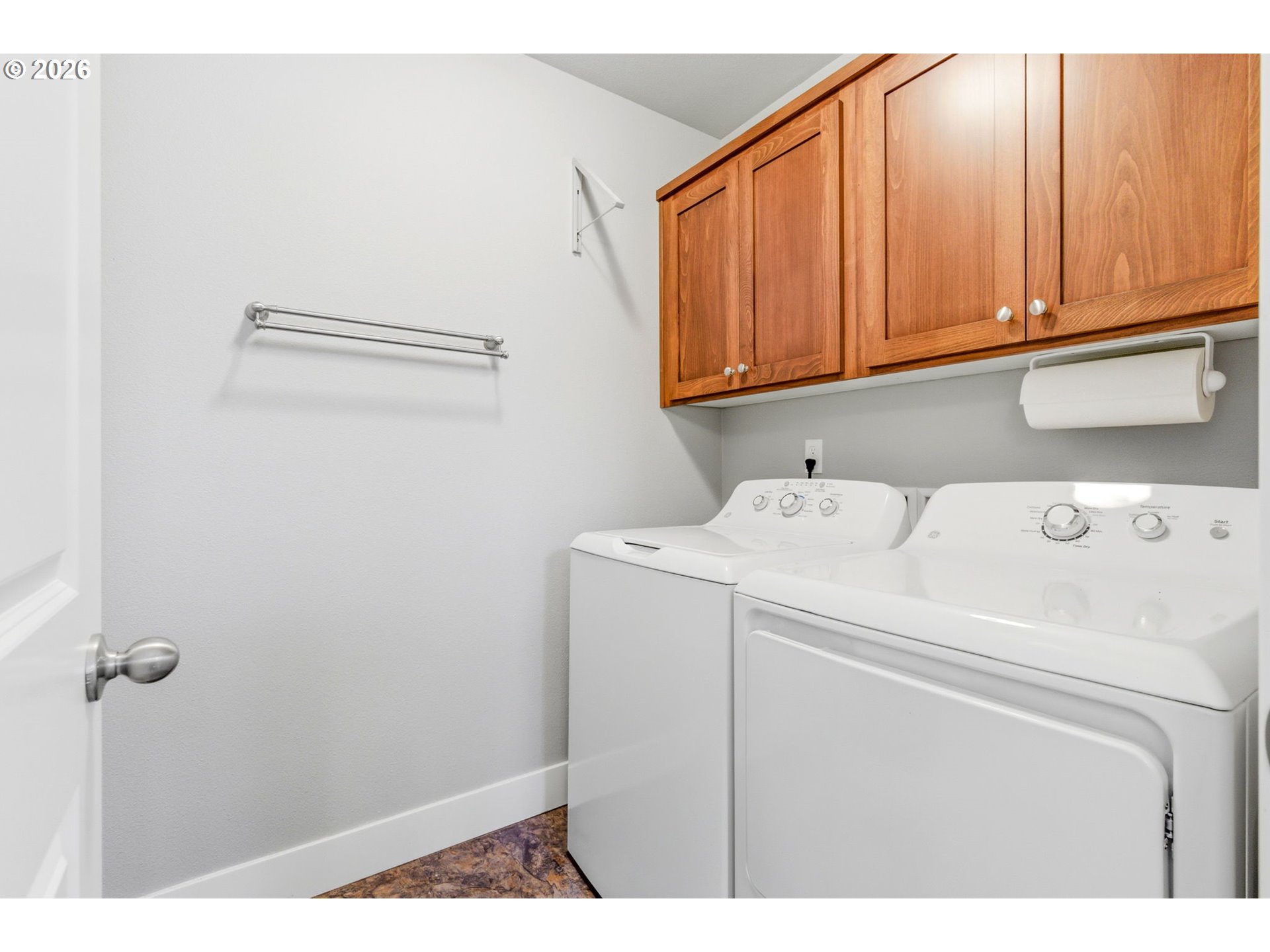 2418 Equestrian Loop South Salem, OR 97302 - Photo 24 of 39 a utility room with dryer and washer