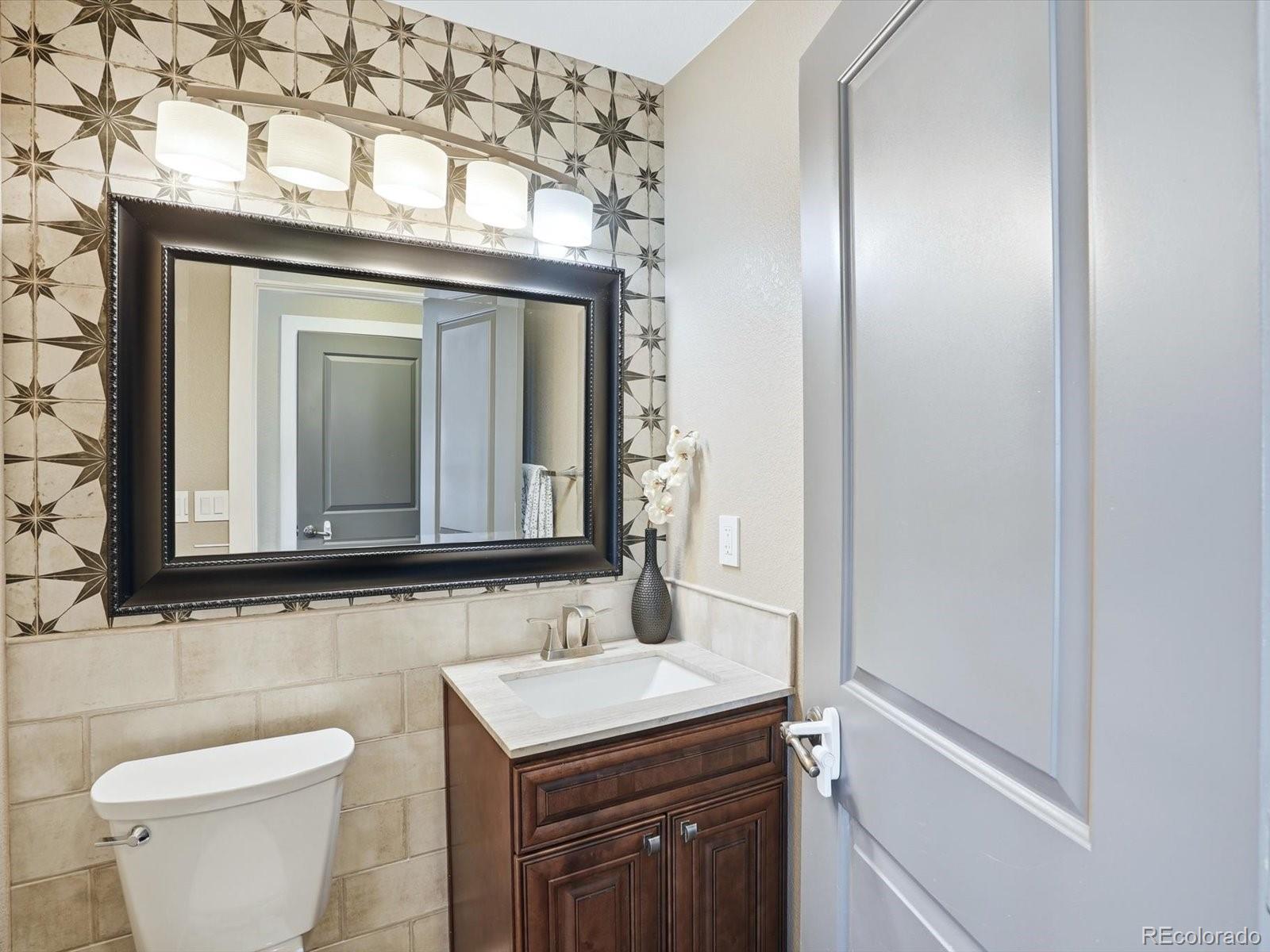 9912 Saybrook Street Highlands Ranch, CO 80126 - Photo 11 of 38 Gallery Image 11