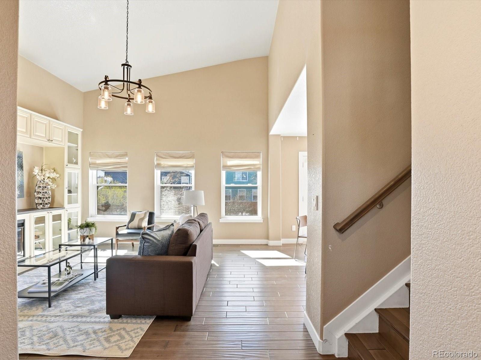 9912 Saybrook Street Highlands Ranch, CO 80126 - Photo 12 of 38 Gallery Image 12