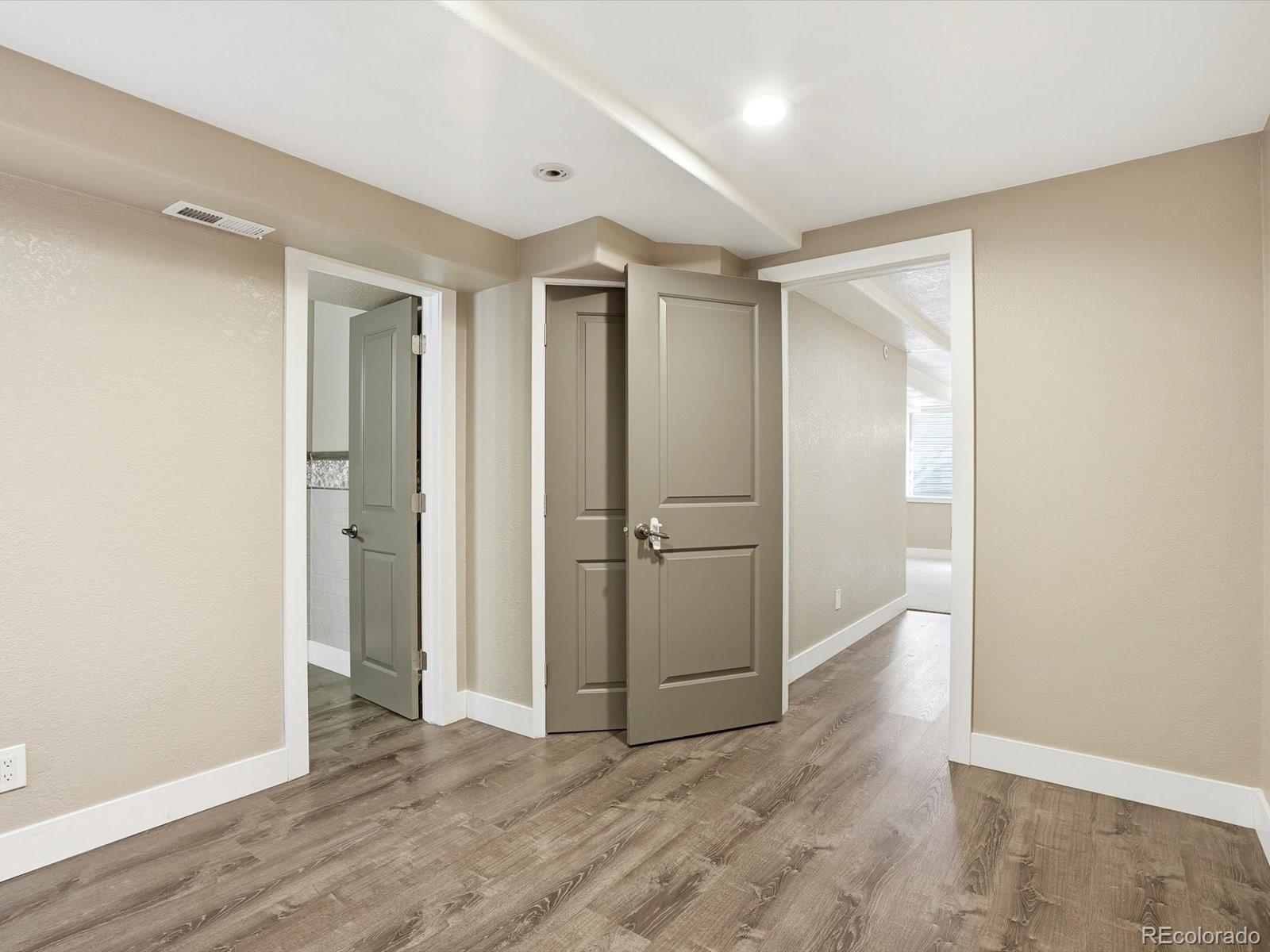 9912 Saybrook Street Highlands Ranch, CO 80126 - Photo 29 of 38 Gallery Image 29
