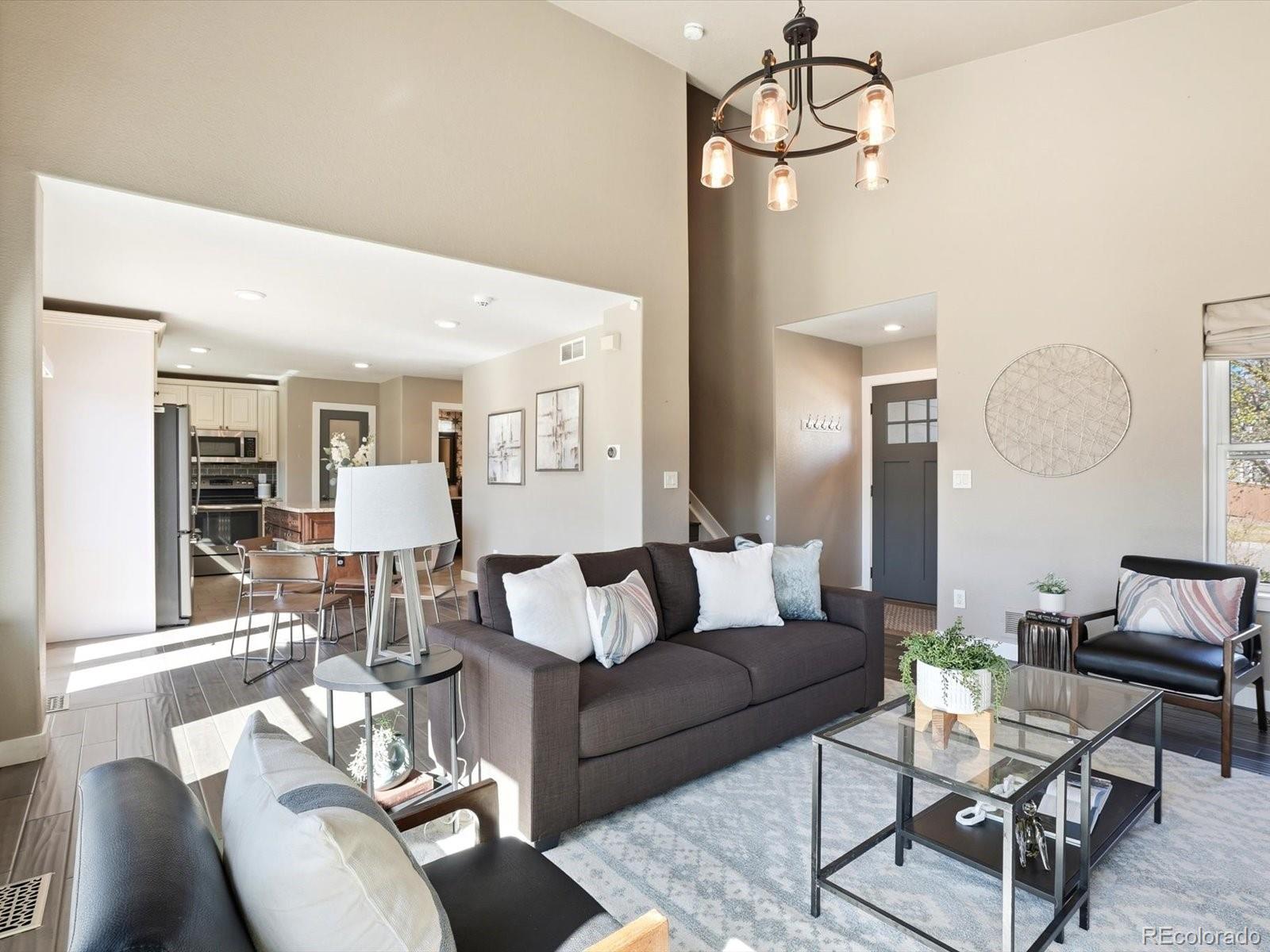9912 Saybrook Street Highlands Ranch, CO 80126 - Photo 10 of 38 Gallery Image 10