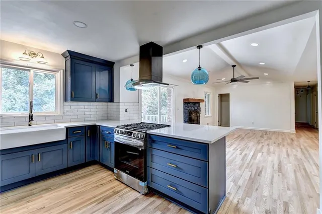 $4,300 | 6085 Glenridge Drive, Sandy Springs, GA 30328