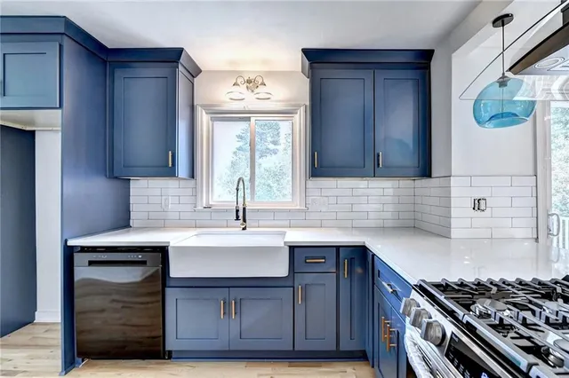 $4,300 | 6085 Glenridge Drive, Sandy Springs, GA 30328