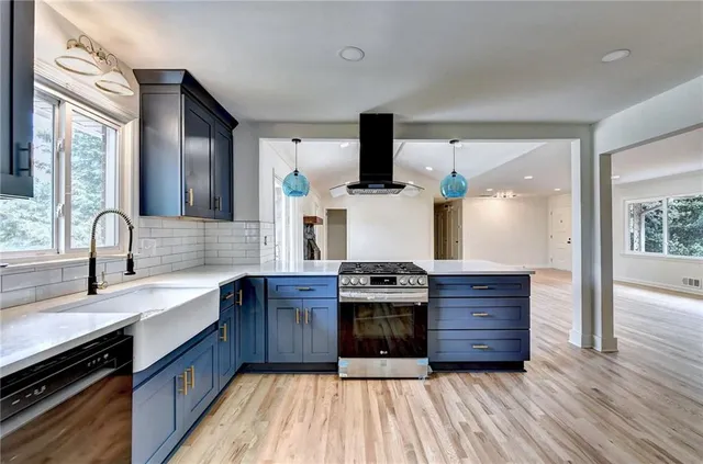 $4,300 | 6085 Glenridge Drive, Sandy Springs, GA 30328