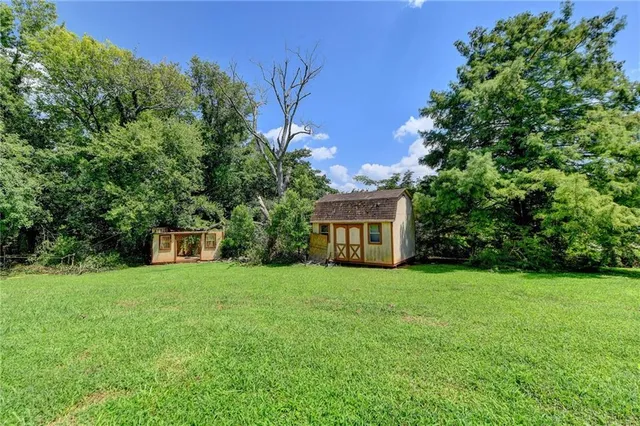 $4,300 | 6085 Glenridge Drive, Sandy Springs, GA 30328