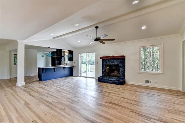 $4,300 | 6085 Glenridge Drive, Sandy Springs, GA 30328