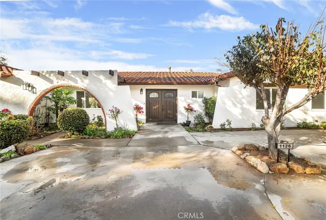 a view of a house with outdoor space