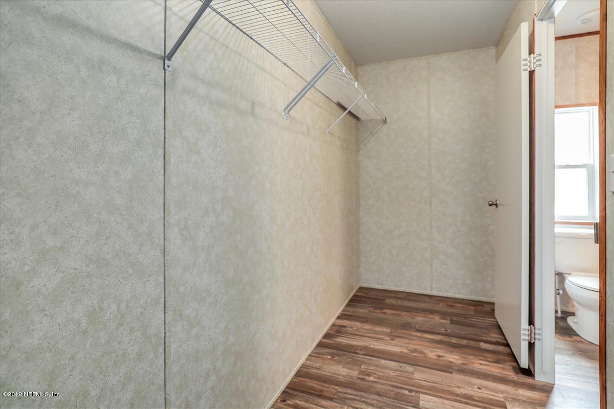 6118 Chestnut Road Macclenny, FL 32063 - Photo 14 of 23 Master Closet