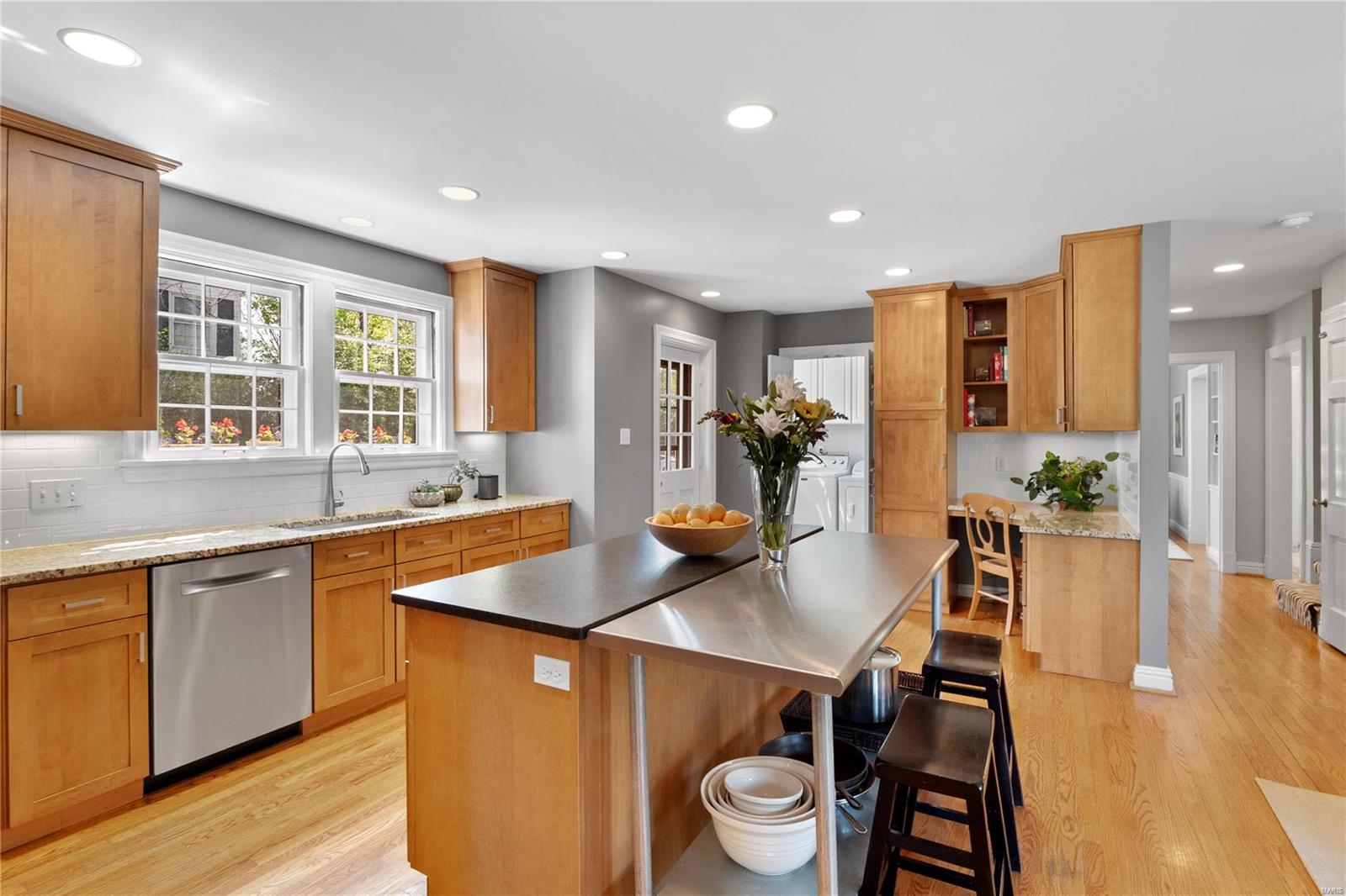 10 Warson Terrace St. Louis, MO 63124 - Photo 15 of 38