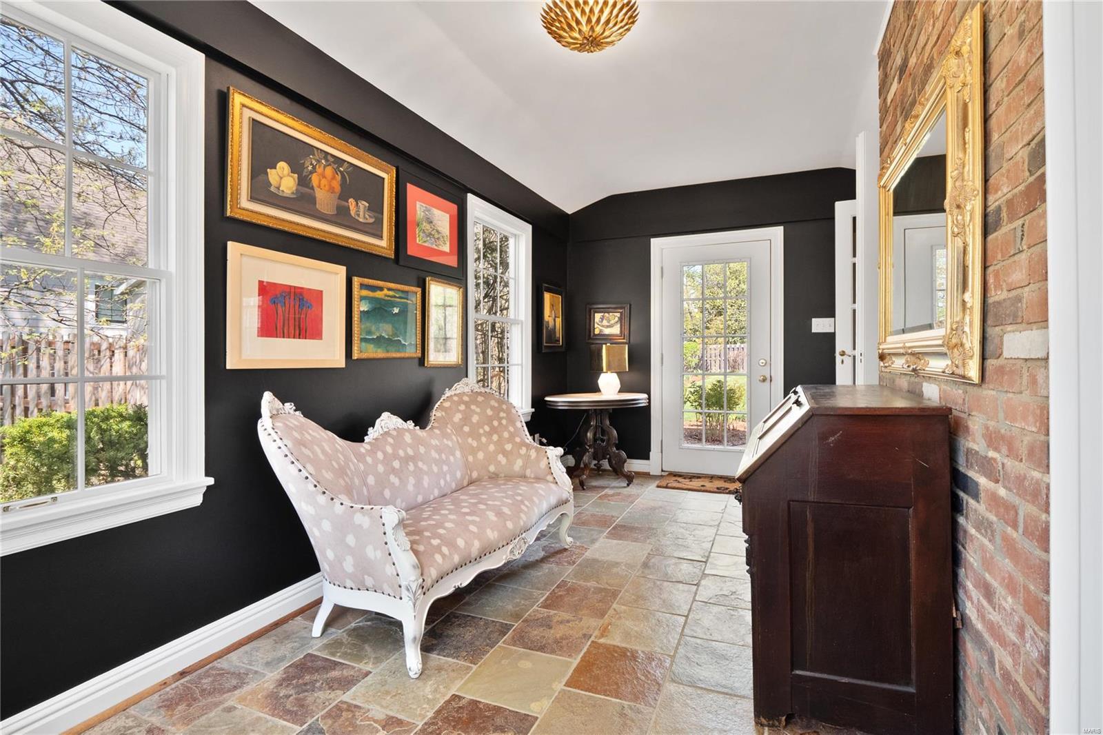 10 Warson Terrace St. Louis, MO 63124 - Photo 8 of 38