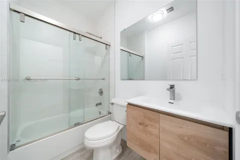 $5,000 | 1117 Southwest 13th Street, Unit R, Miami, FL 33129