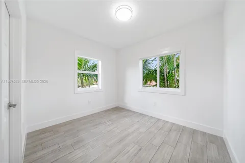 $5,000 | 1117 Southwest 13th Street, Unit R, Miami, FL 33129