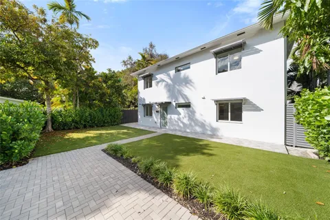 $5,000 | 1117 Southwest 13th Street, Unit R, Miami, FL 33129