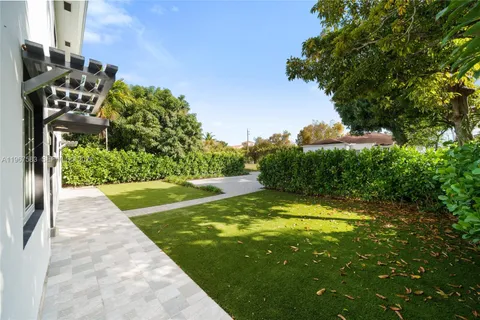 $5,000 | 1117 Southwest 13th Street, Unit R, Miami, FL 33129