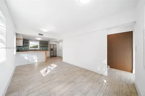 $5,000 | 1117 Southwest 13th Street, Unit R, Miami, FL 33129