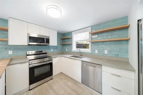 $5,000 | 1117 Southwest 13th Street, Unit R, Miami, FL 33129