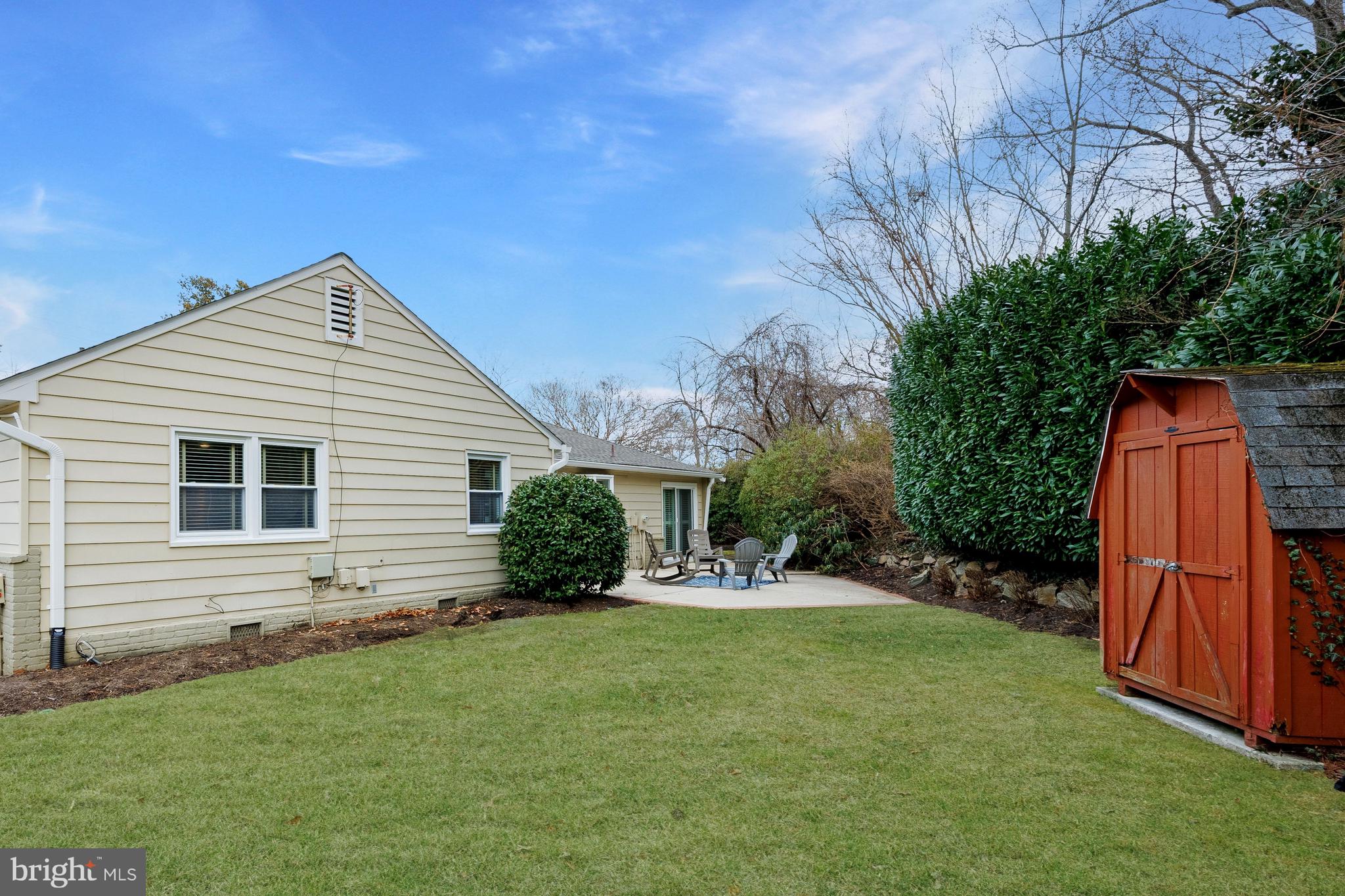 3531 South River Terrace Edgewater, MD 21037 - Photo 5 of 17 Backyard and patio