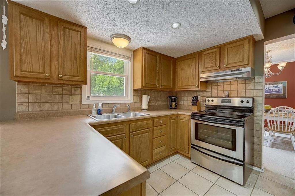 6714 Hoover Road Indianapolis, IN 46260 - Photo 8 of 29 Gallery Image 8