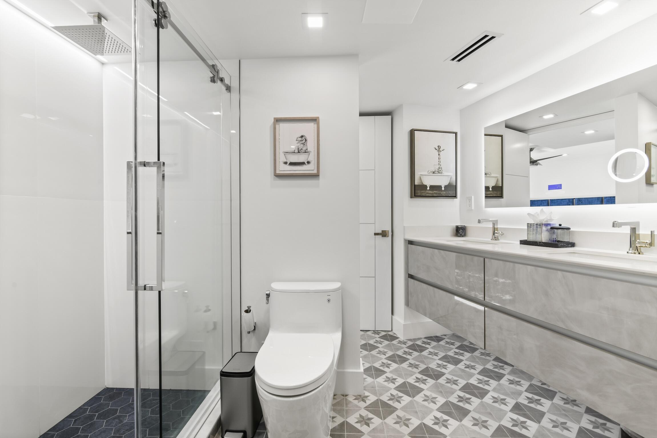 550 South Ocean Boulevard, Unit 1407 Boca Raton, FL 33432 - Photo 34 of 47 Guest Bathroom