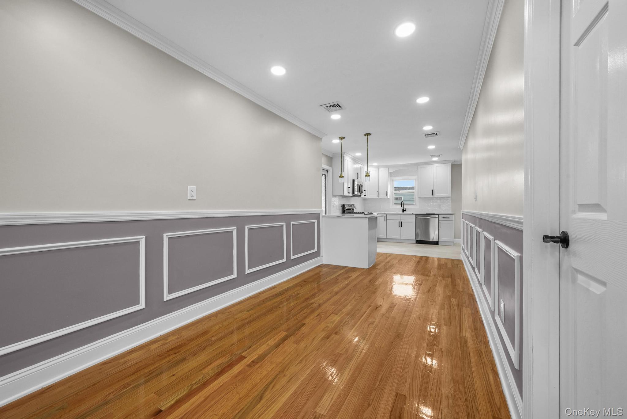 2243 Leighton Road Elmont, NY 11003 - Photo 11 of 32