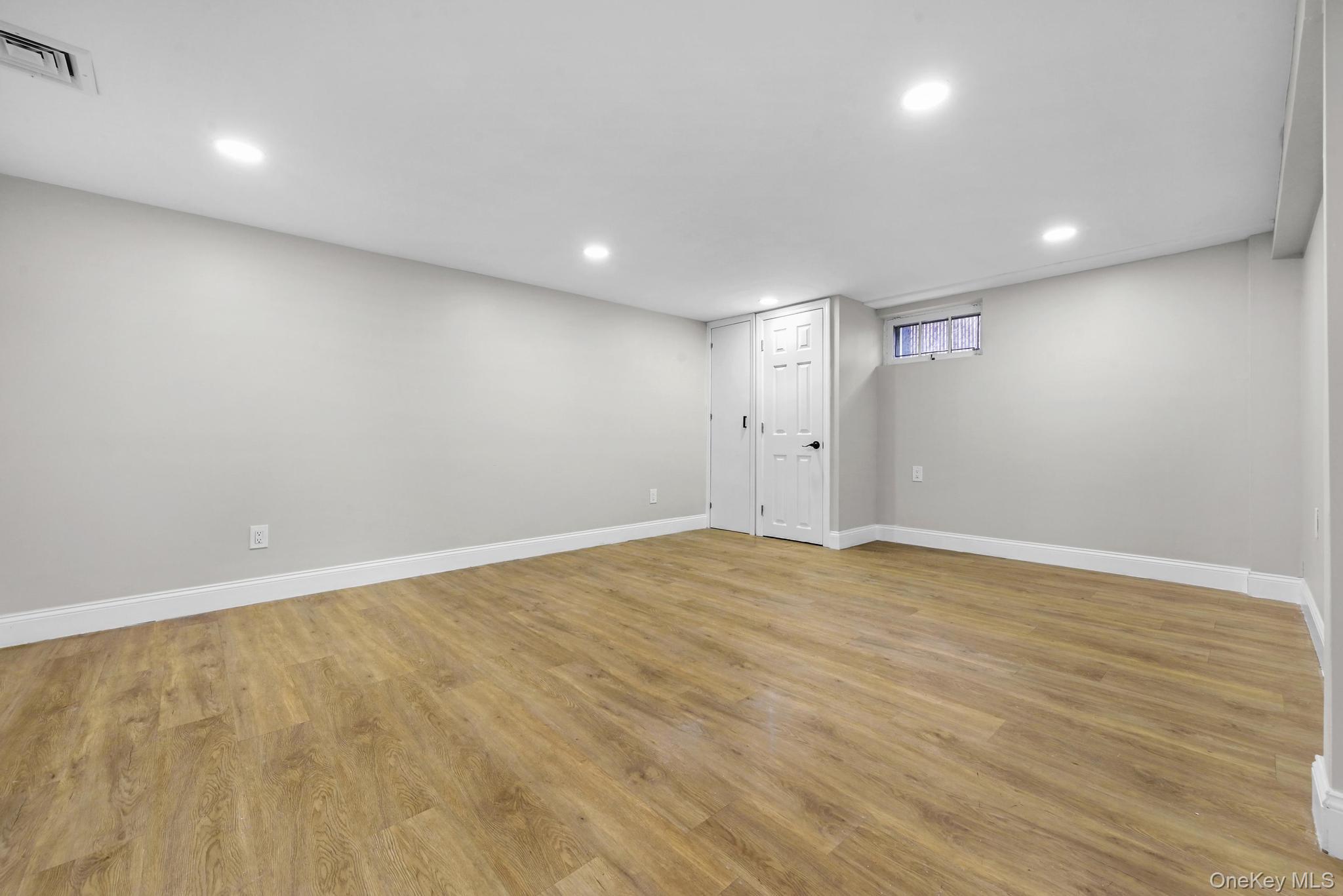 2243 Leighton Road Elmont, NY 11003 - Photo 18 of 32