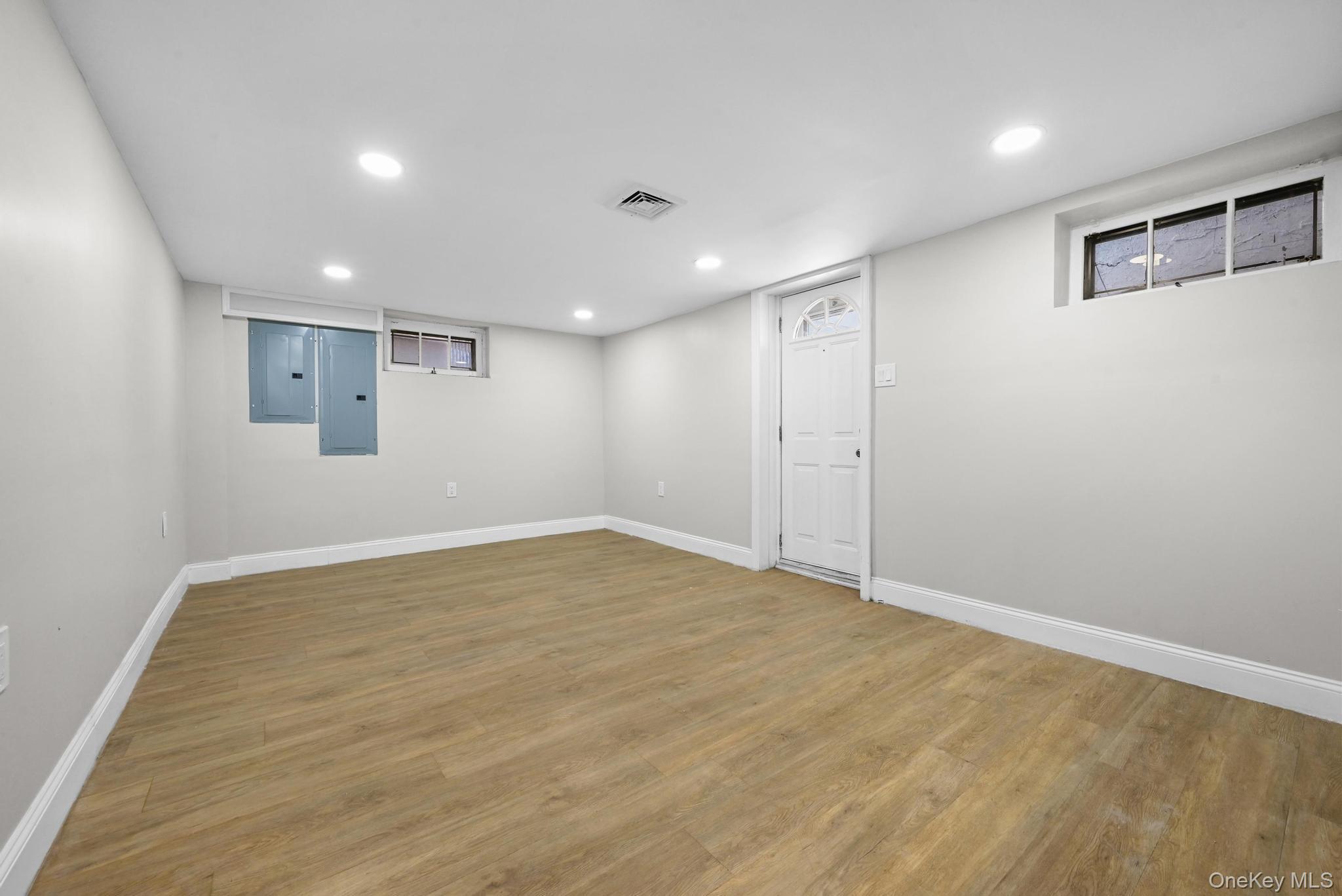 2243 Leighton Road Elmont, NY 11003 - Photo 21 of 32