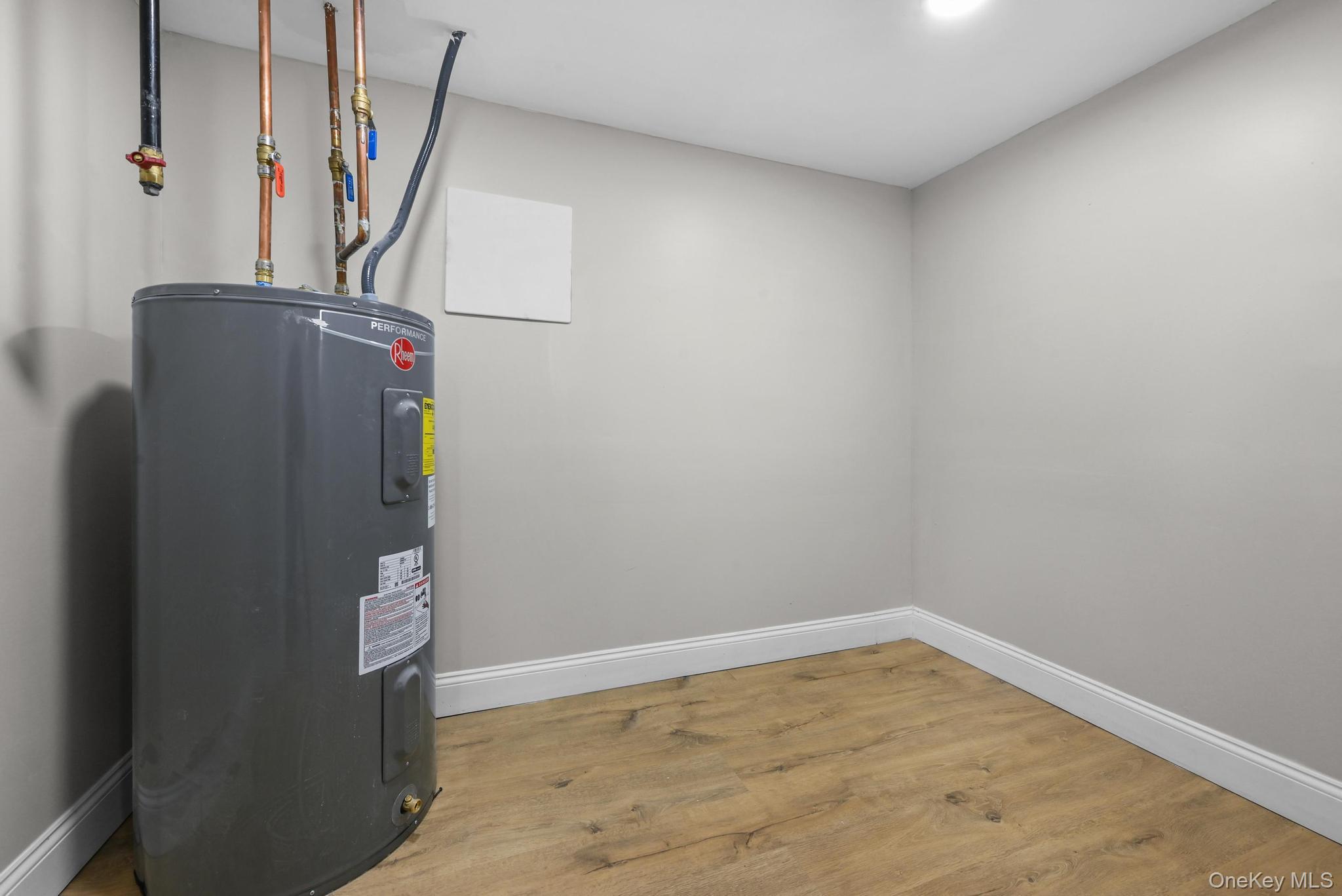 2243 Leighton Road Elmont, NY 11003 - Photo 23 of 32