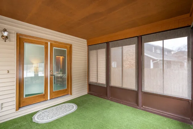 $325,000 | 1818 Westminster Circle, Davenport, IA 52807