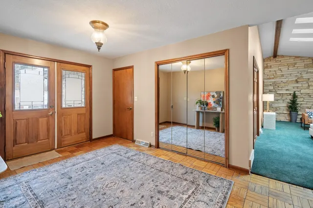 $325,000 | 1818 Westminster Circle, Davenport, IA 52807