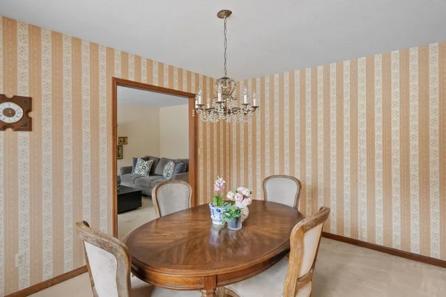 $325,000 | 1818 Westminster Circle, Davenport, IA 52807